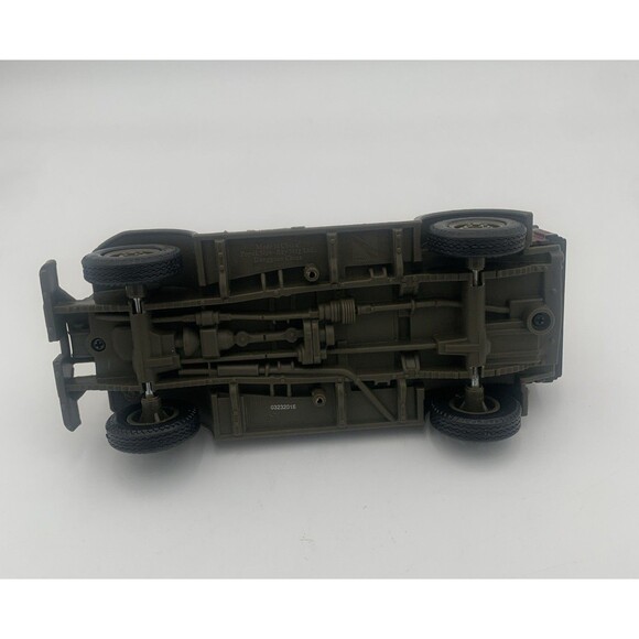 Daimler Chrysler 1946 Dodge Power Wagon Truck 2000 USMC HQ-4 Camouflage Diecast - Picture 5 of 7